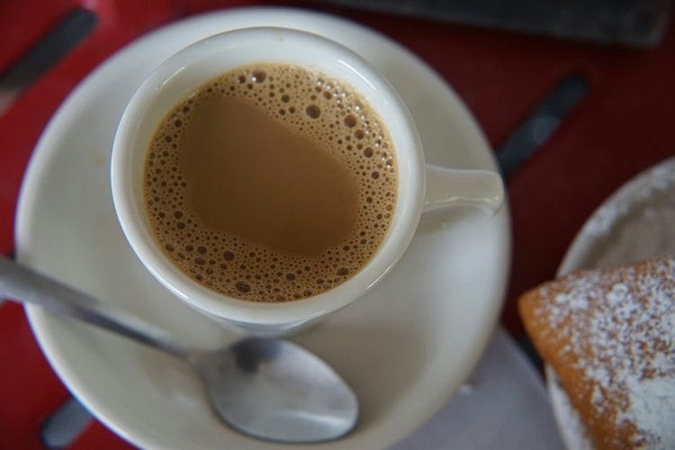 ¿Cómo beber achicoria instantánea y cuántas tazas puedes beber al día? ¿Es posible beber achicoria por la noche: efectos en el cuerpo, beneficios y daños, receta?