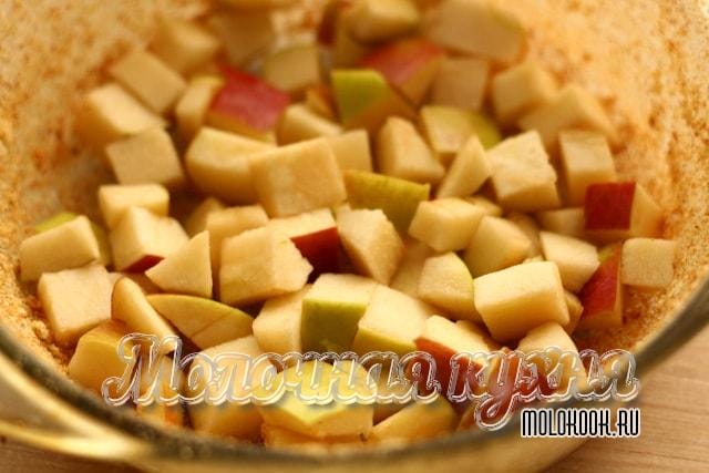Шарлотка в духовці. Шарлотка з яблуками в духовці. топ швидких і смачних рецептів пишною шарлотки