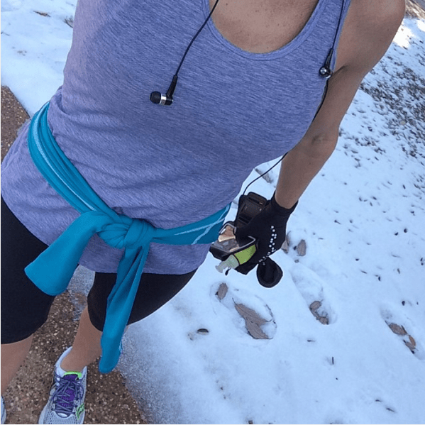 Diversas formas de prender as alças da mochila. Uma máscara de corrida no inverno - um acessório obrigatório ou uma declaração de moda?