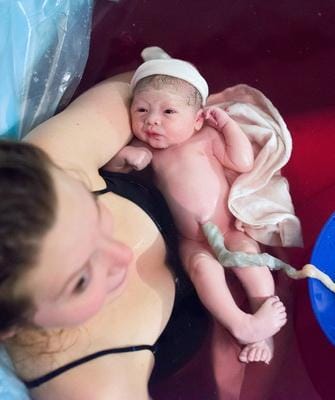 Die ersten Lebenstage eines Neugeborenen: Ratschläge eines Kinderarztes. Wie ein Neugeborenes aussehen sollte