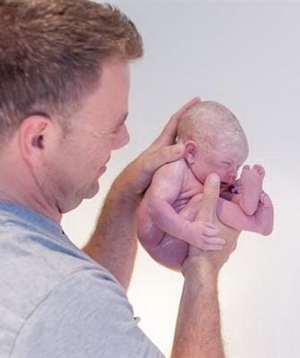 Die ersten Lebenstage eines Neugeborenen: Ratschläge eines Kinderarztes. Wie ein Neugeborenes aussehen sollte