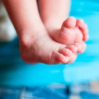 Die ersten Lebenstage eines Neugeborenen: Ratschläge eines Kinderarztes. Wie ein Neugeborenes aussehen sollte