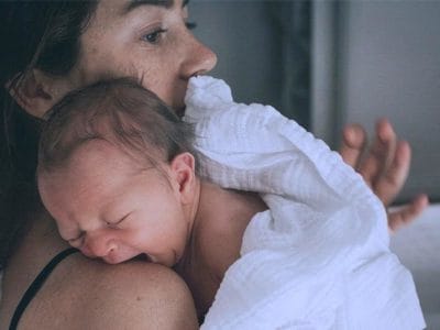 Die ersten Lebenstage eines Neugeborenen: Ratschläge eines Kinderarztes. Wie ein Neugeborenes aussehen sollte