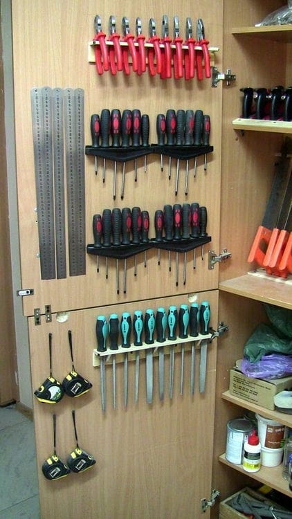 Note to a guy: ideas for perfect order in the garage. Where and how to store garden tools: practical ideas