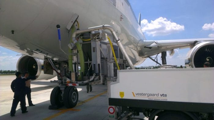 ¿Cómo funciona el baño en un avión? Descripción de la disposición de los baños en aviones de pasajeros.