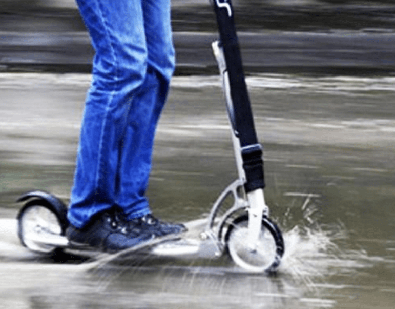 How to ride an electric scooter - step by step guide. Electric scooter how to ride properly.