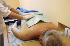 Чому з'являються болі в куприку при сидінні і вставанні: причини, діагностика та лікування. Що робити якщо болить куприк, коли сидиш і встаєш?