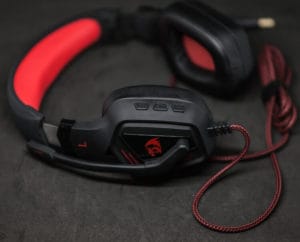 Teemme "kierretyn" langan gadgeteillemme ja laitteillemme. Kuinka vahvistaa kuulokkeita - suojaa johtoa murtumiselta
