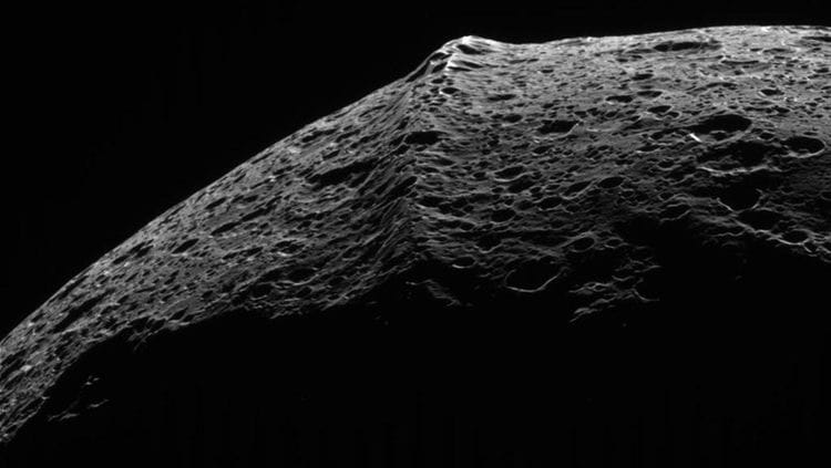 Spitze der höchsten Gipfel unseres Sonnensystems. Der höchste Berg der Welt