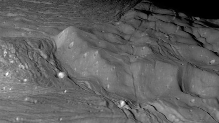 Spitze der höchsten Gipfel unseres Sonnensystems. Der höchste Berg der Welt