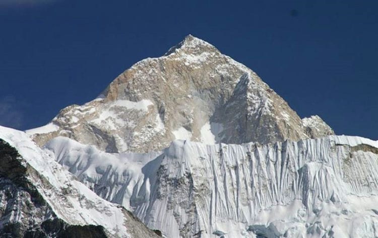 Spitze der höchsten Gipfel unseres Sonnensystems. Der höchste Berg der Welt