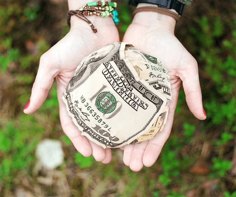 Warum und an wen man Trinkgeld gibt. Ethik-Expertenrat. Trinkgeld. Wie viel zu verlassen und ob überhaupt zu verlassen?