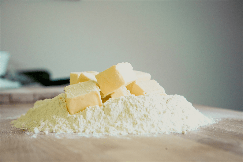 Hvordan bake en høy luftig svampekake. Hvordan bake en deilig luftig svampekake riktig hjemme. Steg for steg oppskrift med foto