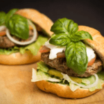 Hambúrguer: uma receita em casa com uma foto – opções de cozimento. Hambúrguer caseiro