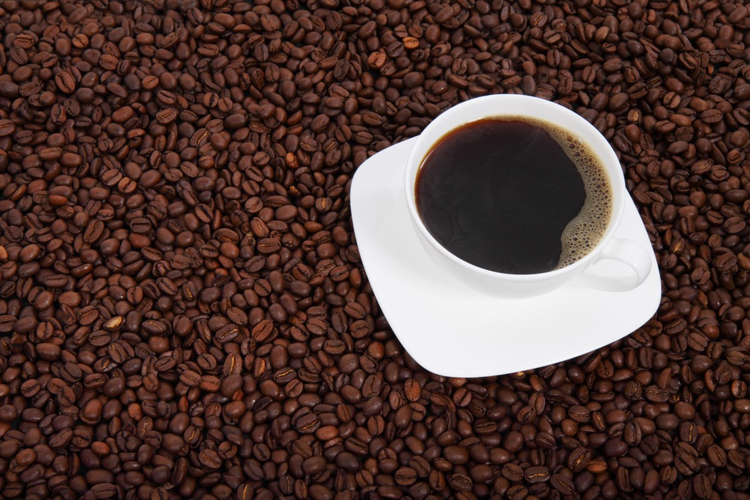 Onko haitallista juoda kahvia? Kahvin vaikutus kehoon: virkistävän juoman edut ja haitat