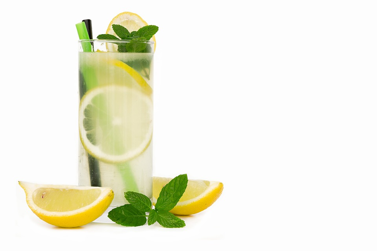 Как сделать лимонад в домашних условиях из лимона. Лимонад с лимоном — рецепты приготовления напитка в домашних условиях