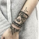 Tatovering på armen for jenter – stiler, brukssteder