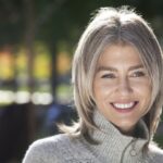 Stylish, fashionable, noble: what should be the makeup with gray hair