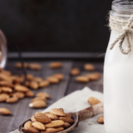 Hausgemachte Mandelmilch. Mandelmilch in 5 Minuten – das leckerste und gesündeste Rezept